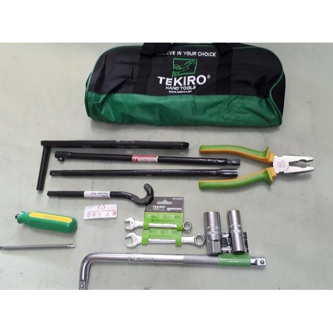 TOOL KIT KIJANG INNOVA / KUNCI BAN SEREP KIJANG INNOVA