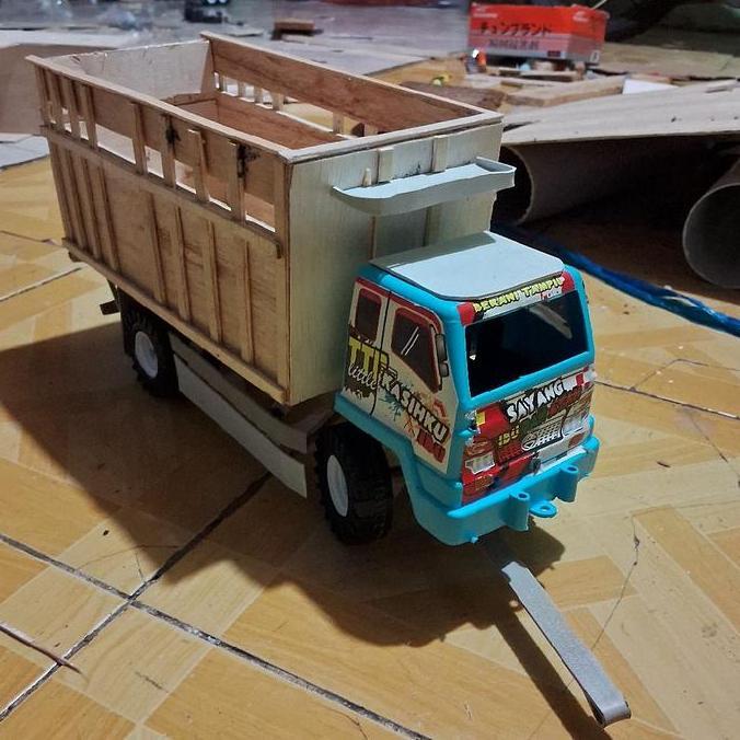 MINIATUR PLASTIK HEREX STYLE