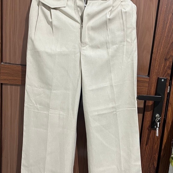 preloved yeona pants beige/celana wanita yeona beige