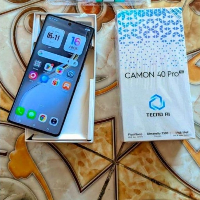 Tecno Camon 40 Pro 5G 8/256 Second Layar Lengkung 6.67"