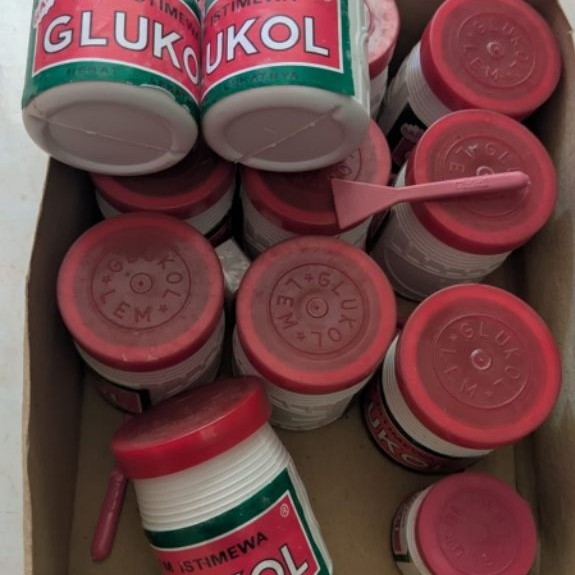 Lem kertas glukol
