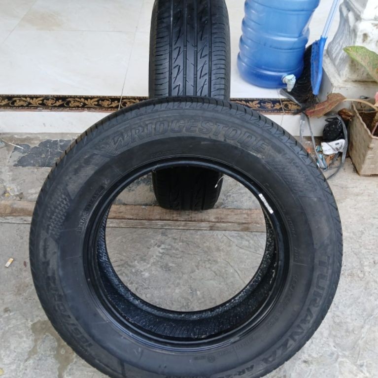 Ban Bridgestone 185/70 R14