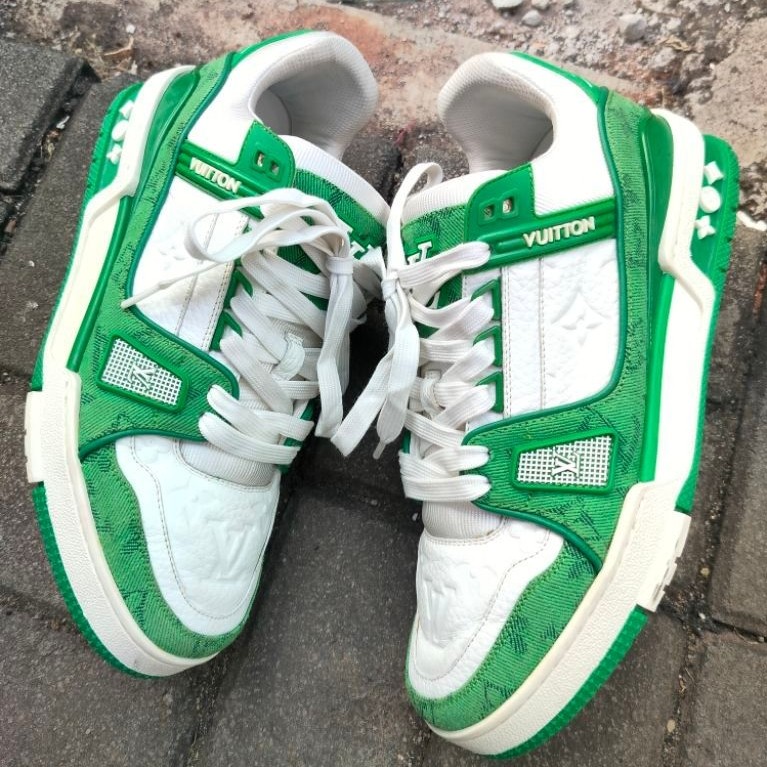 sepatu sneakers LV Trainer Green