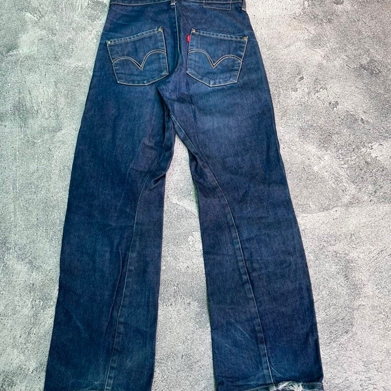 VINTAGE 2000’s LEVIS ENGINEERED DENIM JEANS SELVEDGE