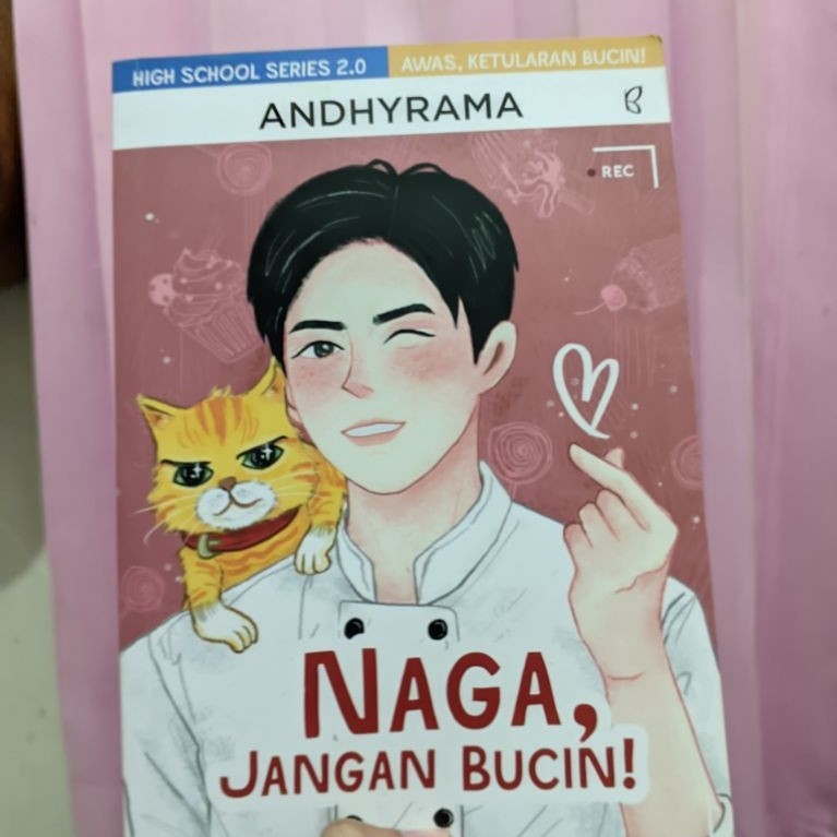 Naga Jangan Bucin [Preloved]