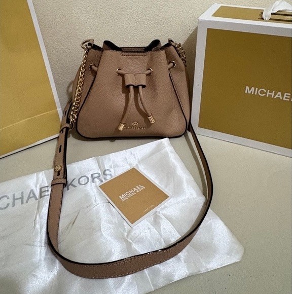 Preloved MICHAEL KORS Phoebe Leather Bucket Bag