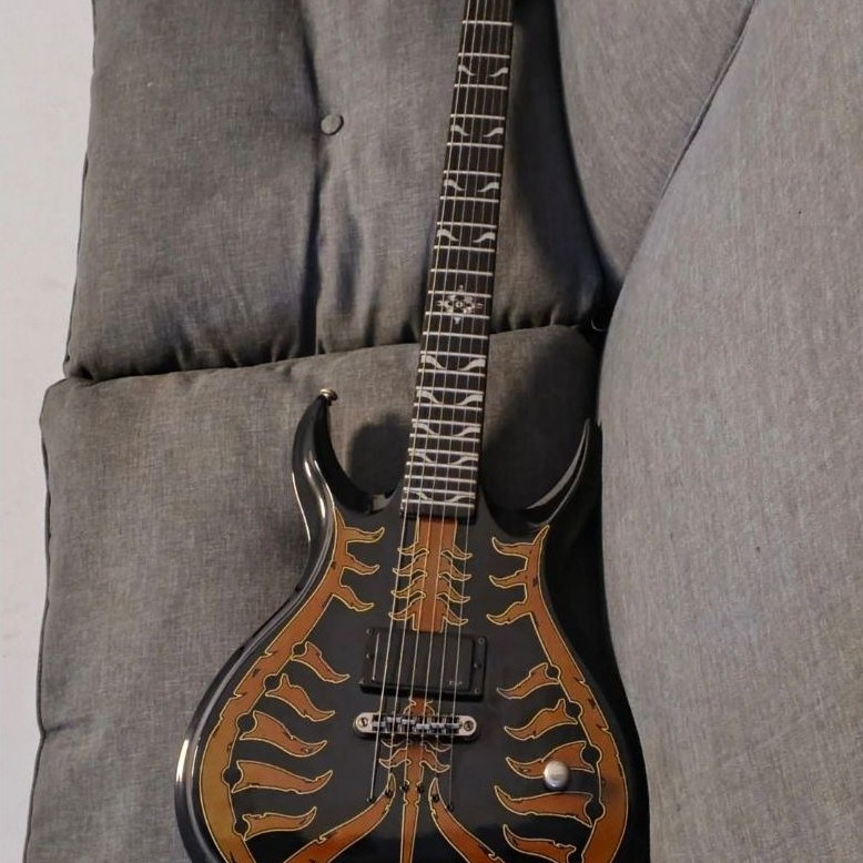 Schecter devil spine Korea with emg usa elektrik gitar original