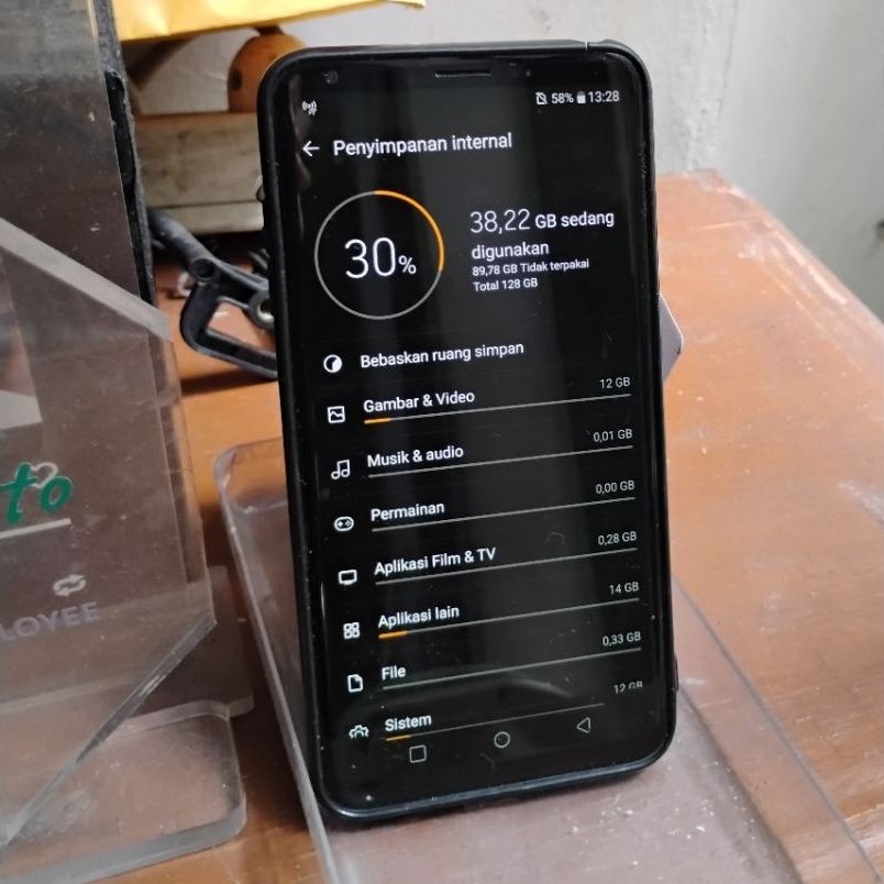 HP LG V30 Plus RAM 4 Gb Internal 128 Gb handphone second minus tompel