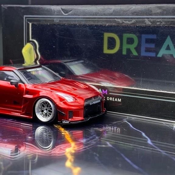 Time micro Nissan R35 red candy
