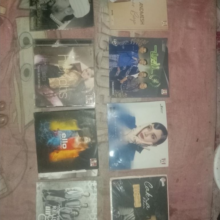 borongan kaset cd yg difoto
