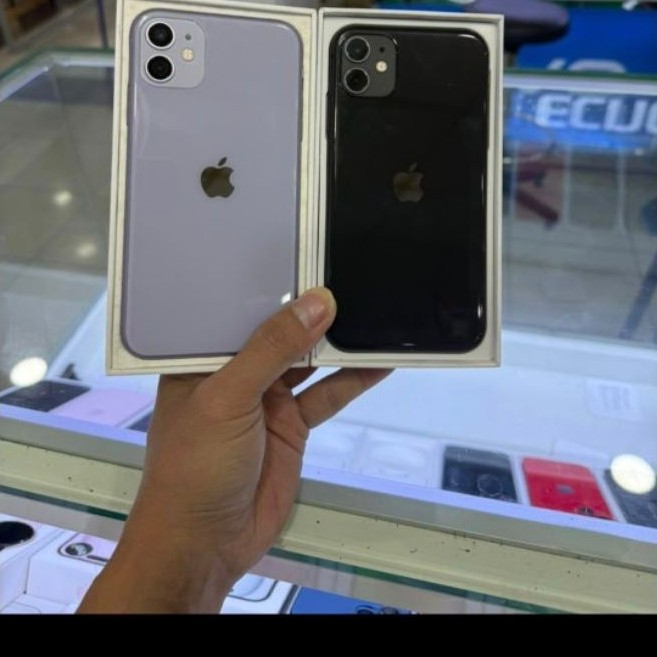 iphone 11 64gb hitam dan 128gb ungu garansi inter