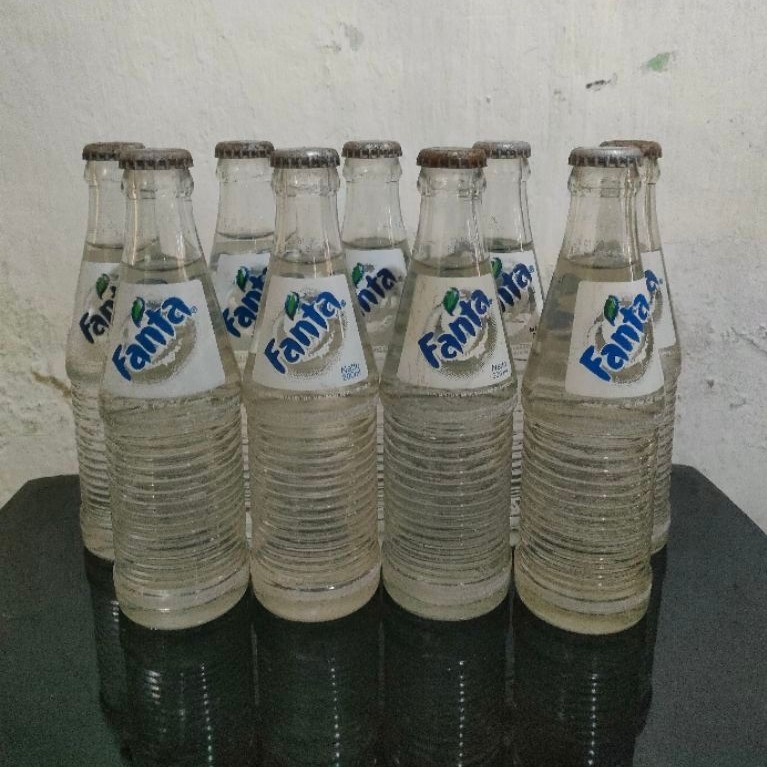 Fanta Soda Botol Kaca 200ml EXP ( tidak untuk di minum )