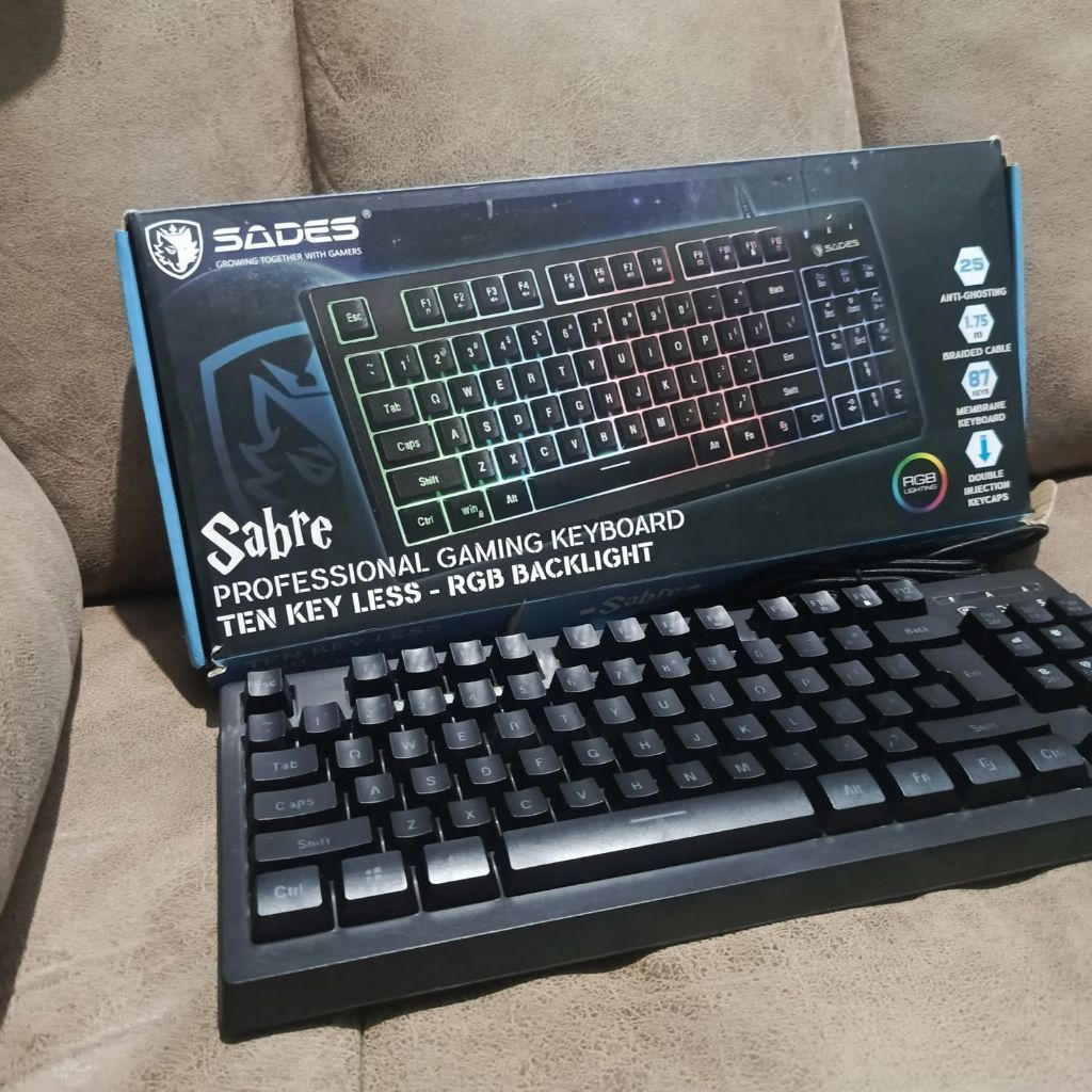 Keyboard Gaming Mekanikal Sabre Sades RGB Backlight