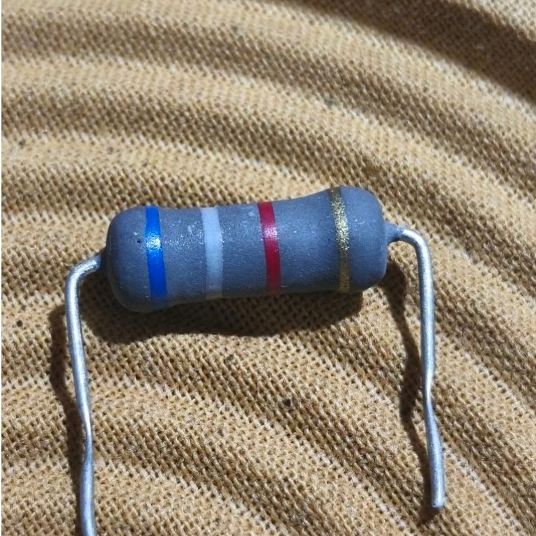 resistor 6K8 3 watt