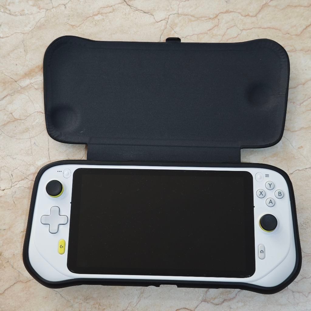 Logitech G Cloud Handheld Gaming Android