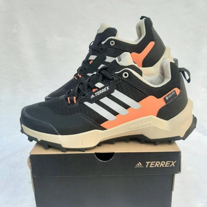 SEPATU TERREX AX4 CORE BLACK DAY