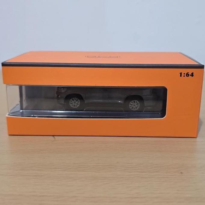 GCD 75 Toyota Land Cruiser LC200 Grey RHD Diecast Koleksi Mobil Mainan Mini Scale 1/64 Hotwheels Lan
