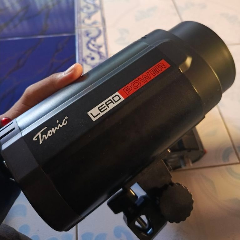 lampu studio tronic power sepasang