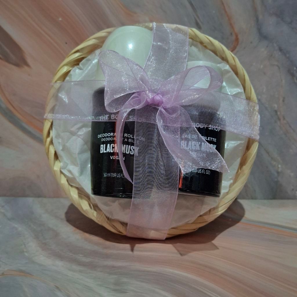 The body shop black musk gift paket seserahan kado