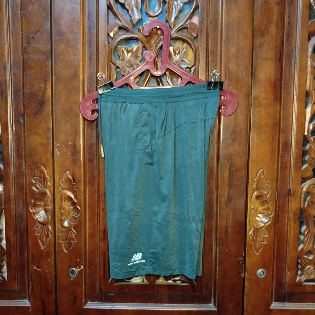 CELANA PENDEK 3/4 PONGGOL BOLA FUTSAL RUNNING LARI SPORT OLAHRAGA NB NEW BALANCE SIZE S SECOND