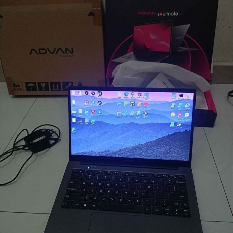 ADVAN SOULMATE PLUS - laptop advan windows 11 ryzen 5 3500U