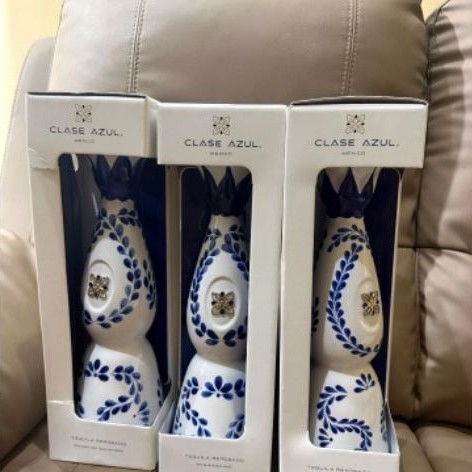 Botol azul kosong lengkap