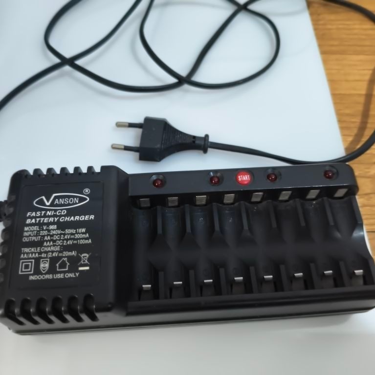 Charger Vanson 8 slot AA tamiya mini 4wd