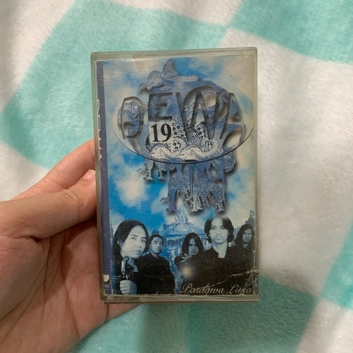 Kaset Dewa 19