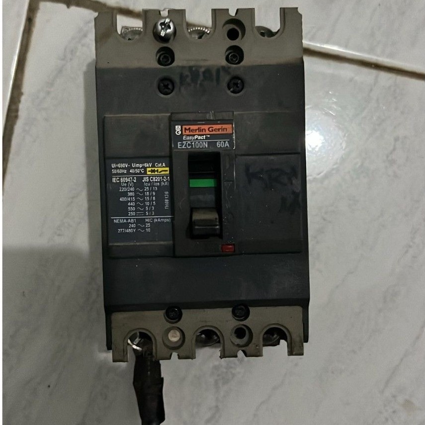 MCCB Merlin Gerin EZC100N 60A 3P