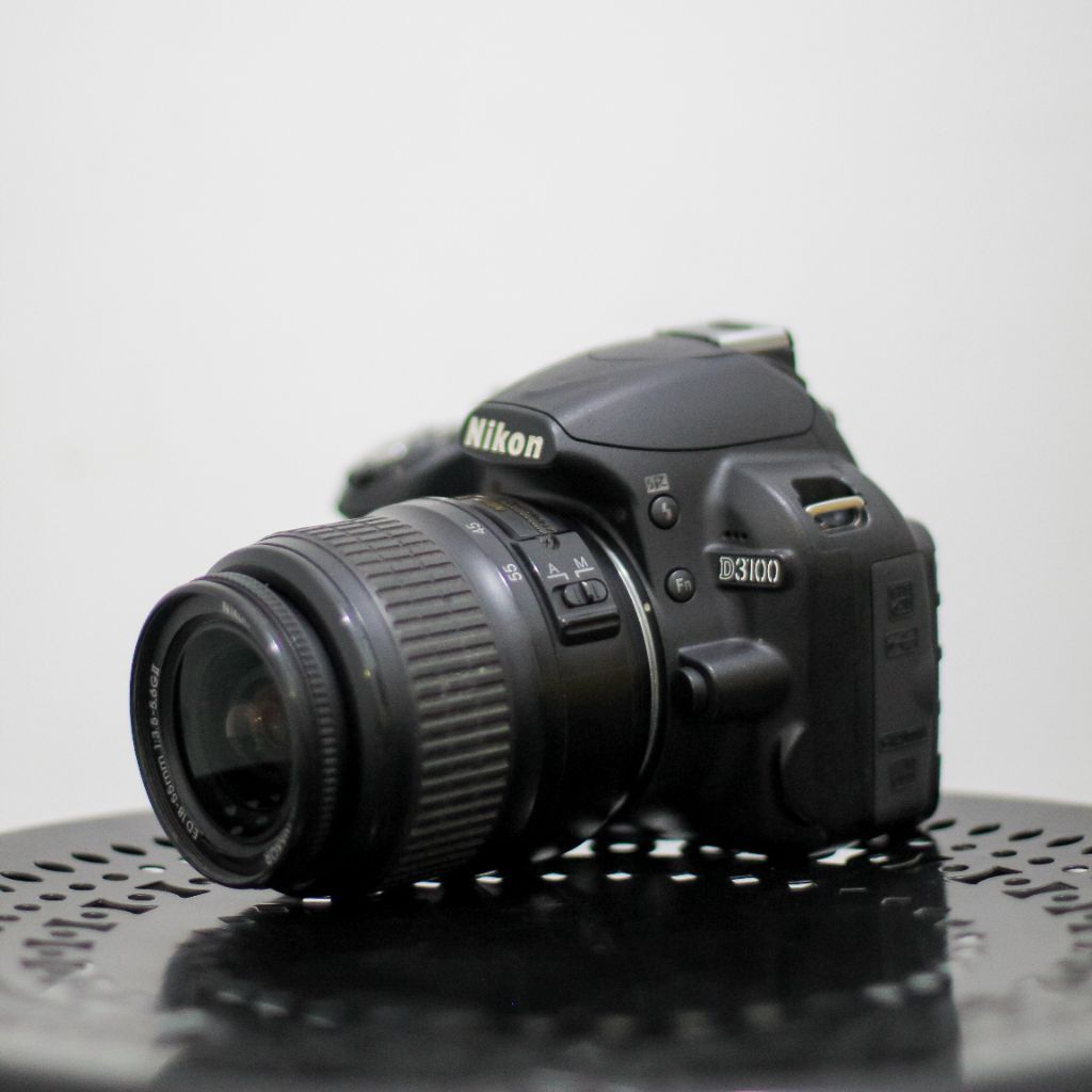 KAMERA NIKON D3100 LENSA KIT 18 55MM MULUS SIAP PAKAI