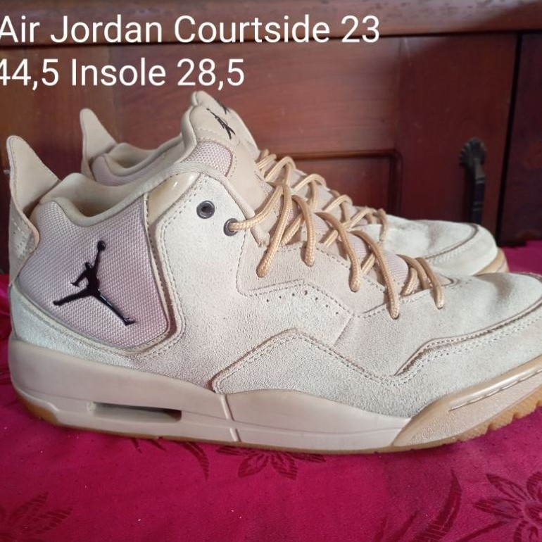 Nike Air Jordan Courtside 23