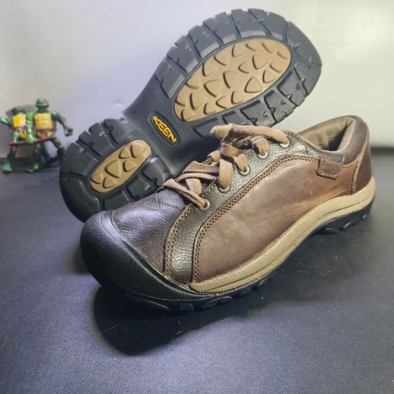 sepatu outdoor keen coklat second size 42