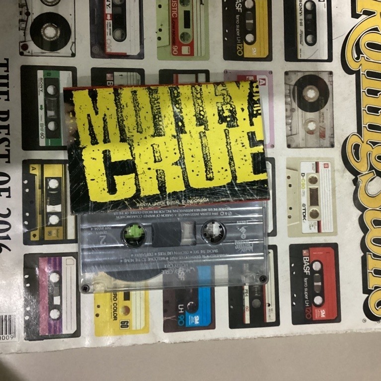 kaset pita band motley crue