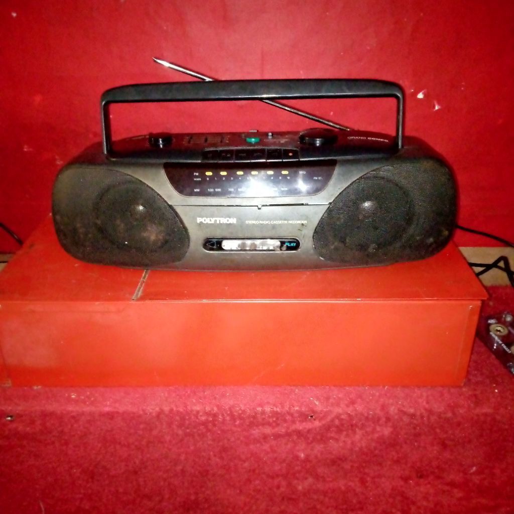 radio jadul Polytron grand compo