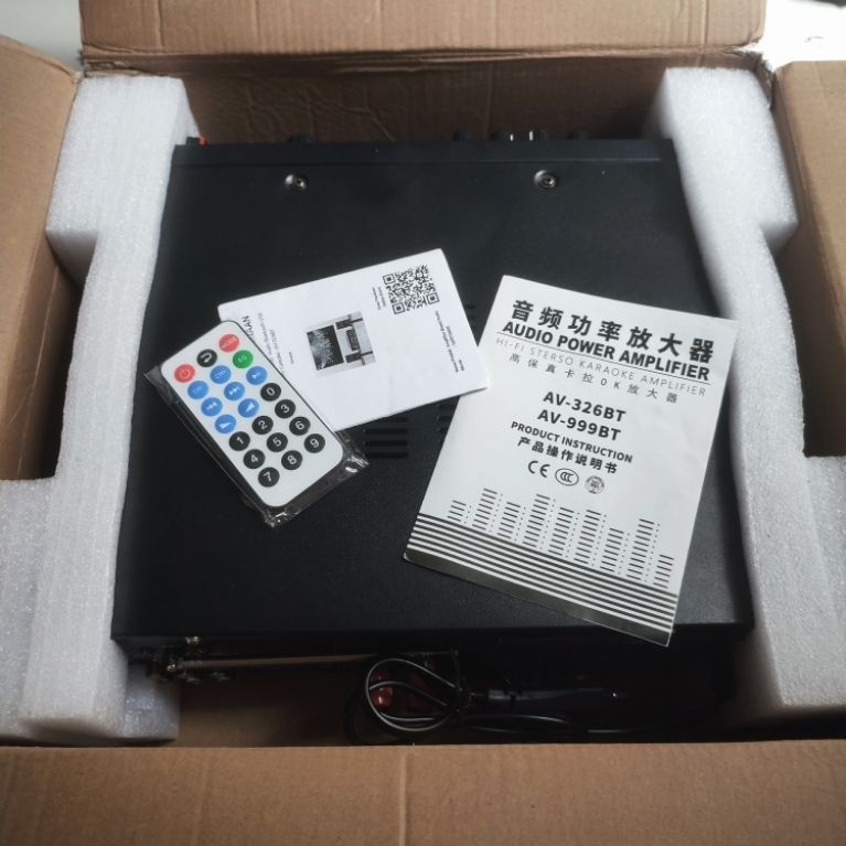 AMPLIFIER AV 326BT BEKAS