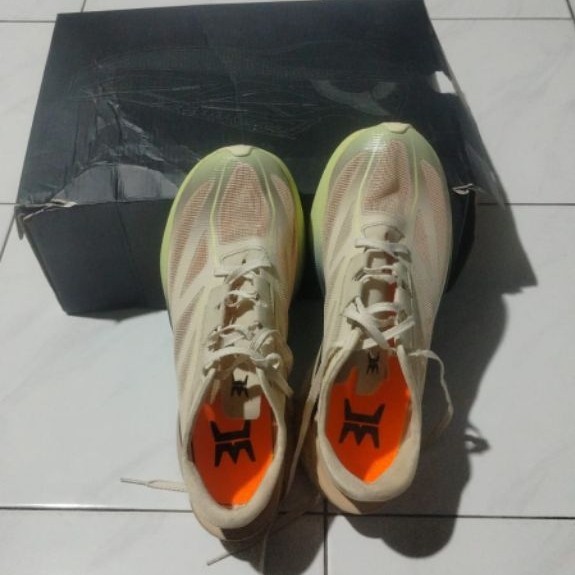 Sepatu Ortus hyperglide 4.0 se Second 2 Kali pemakaian size 39