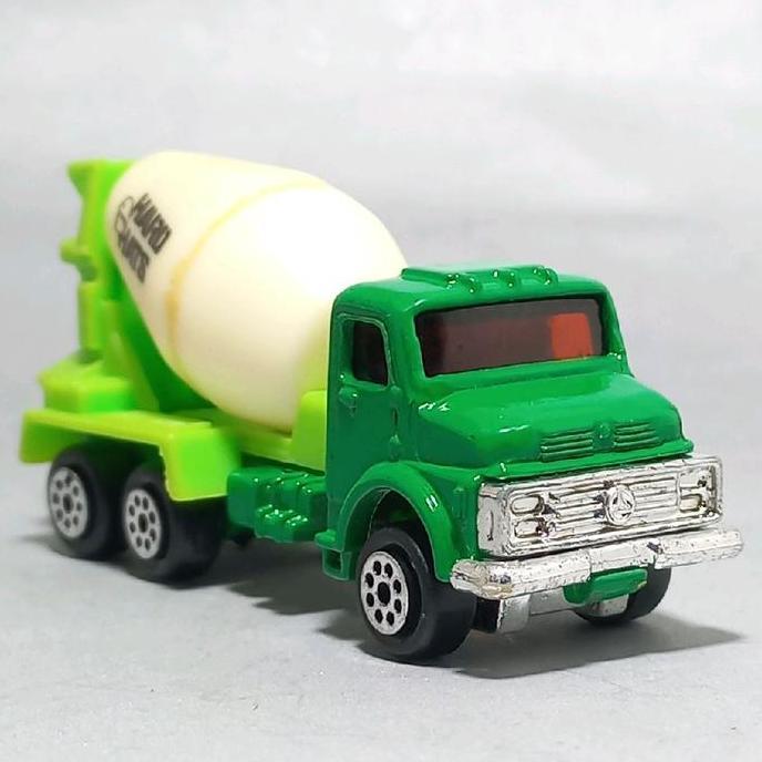 DIECAST 1987 MERCEDES L1318 TRUCK BY ROAD CHAMPS TRUK MERCY L SERIES NONONG BAGONG NOT SIKU CORGI MA