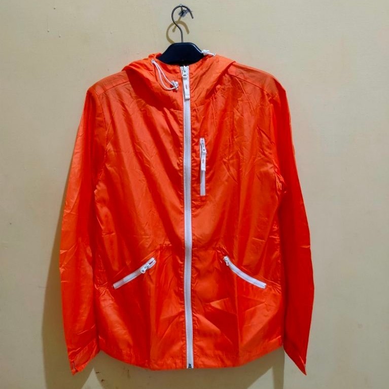 JAKET PARASUT HUM