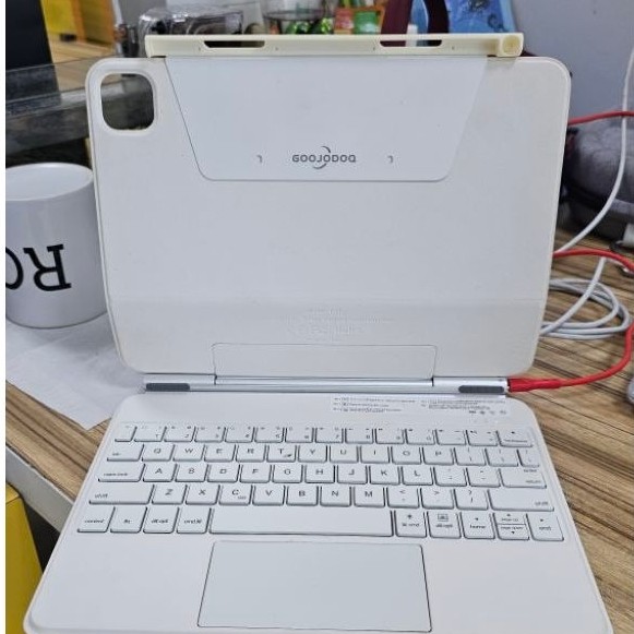 Keyboard floating ipad pro 11 inch M1