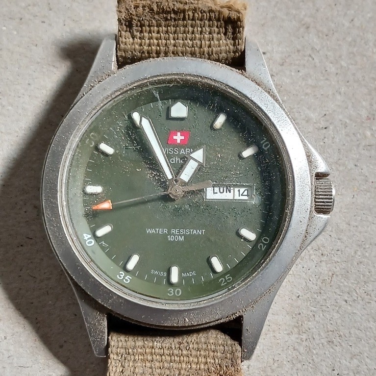 (Bahan) kepala Jam tangan Swiss army DHC mati