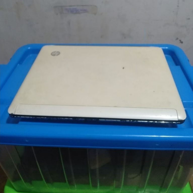 LAPTOP HP PAVILION DV2 SERIES ENTERTAINMENT NOTEBOOK PC RAM 2GB HDD 320GB WINDOWS 7 MINUS BATERAI AJ