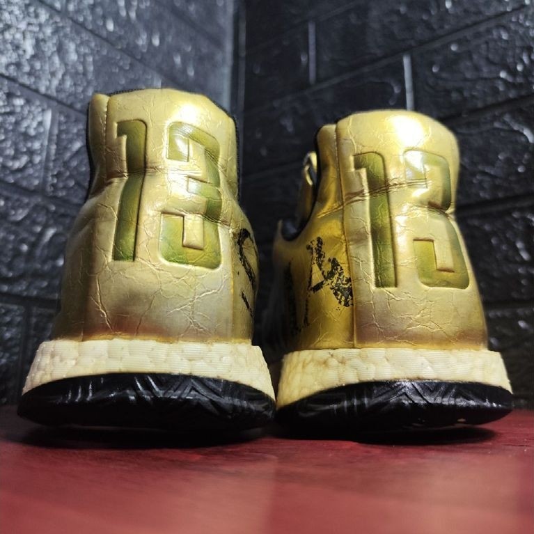 Sepatu @d1d@s Harden Vol. 3 'Imma Star'  EE3955.  (kulit-kuning emas) , size 41.1/3, insol 26cm