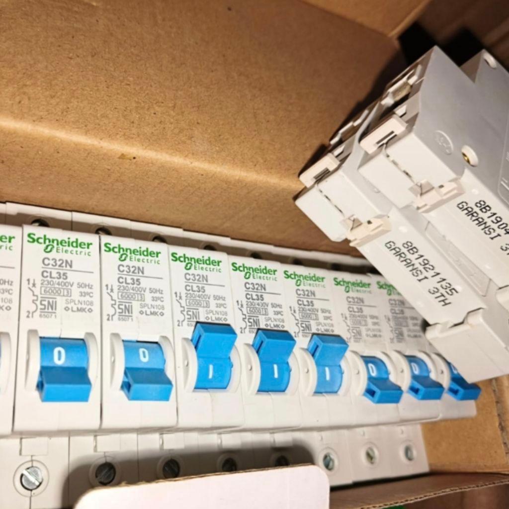 MCB 35A MERK SCHNEIDER 1 PHASE BIRU ORIGINAL PLN