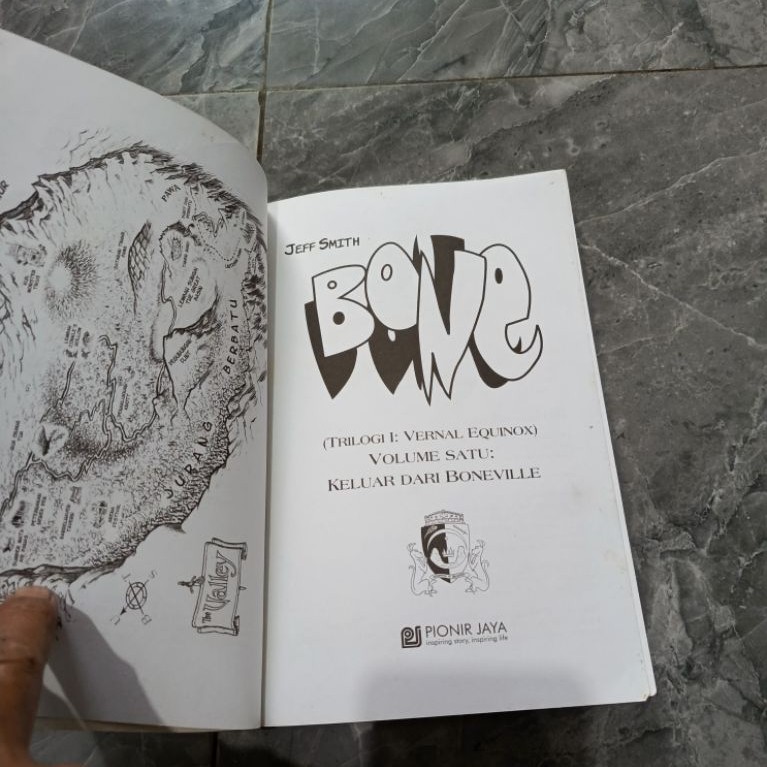 BONE KELUAR DARI BONEVILLE-JEFF SMITH komik-H1