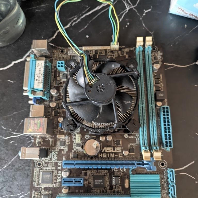 Paket Motherboard H61m-c + i5 2400