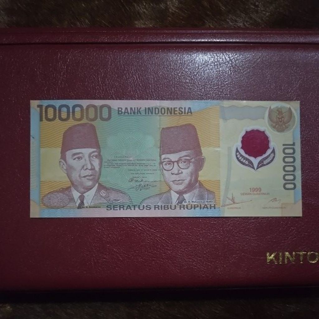 Oeang Koe Now 100000 Rupiah Polymer Soekarno Hatta Tahun 1999