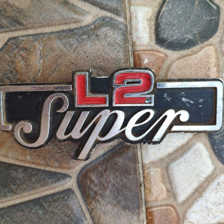 EMBLEM TUTUP AKI YAMAHA L2 SUPER