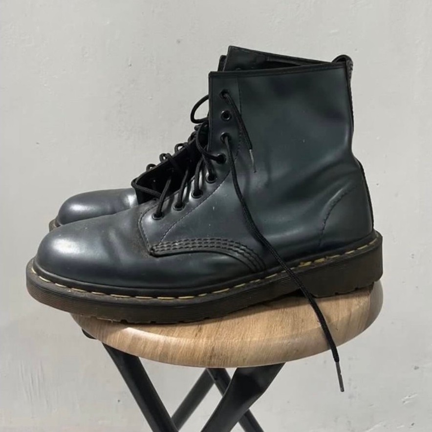 sepatu dr martin