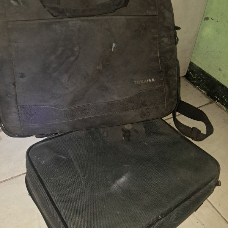 tas laptop atau notbook bekas kotor saja