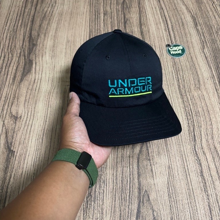 Topi Under Armour